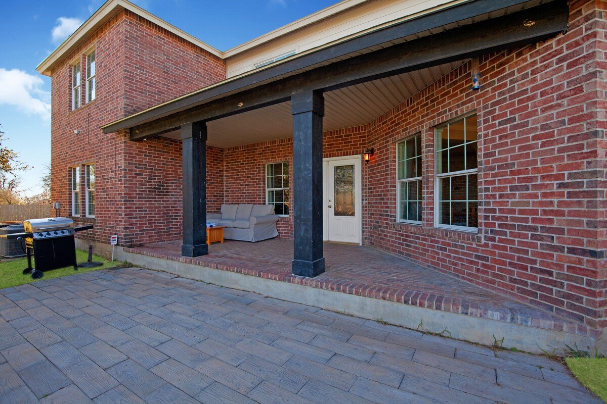 Heated pool option and hot tub spa at vacation rental near Austin